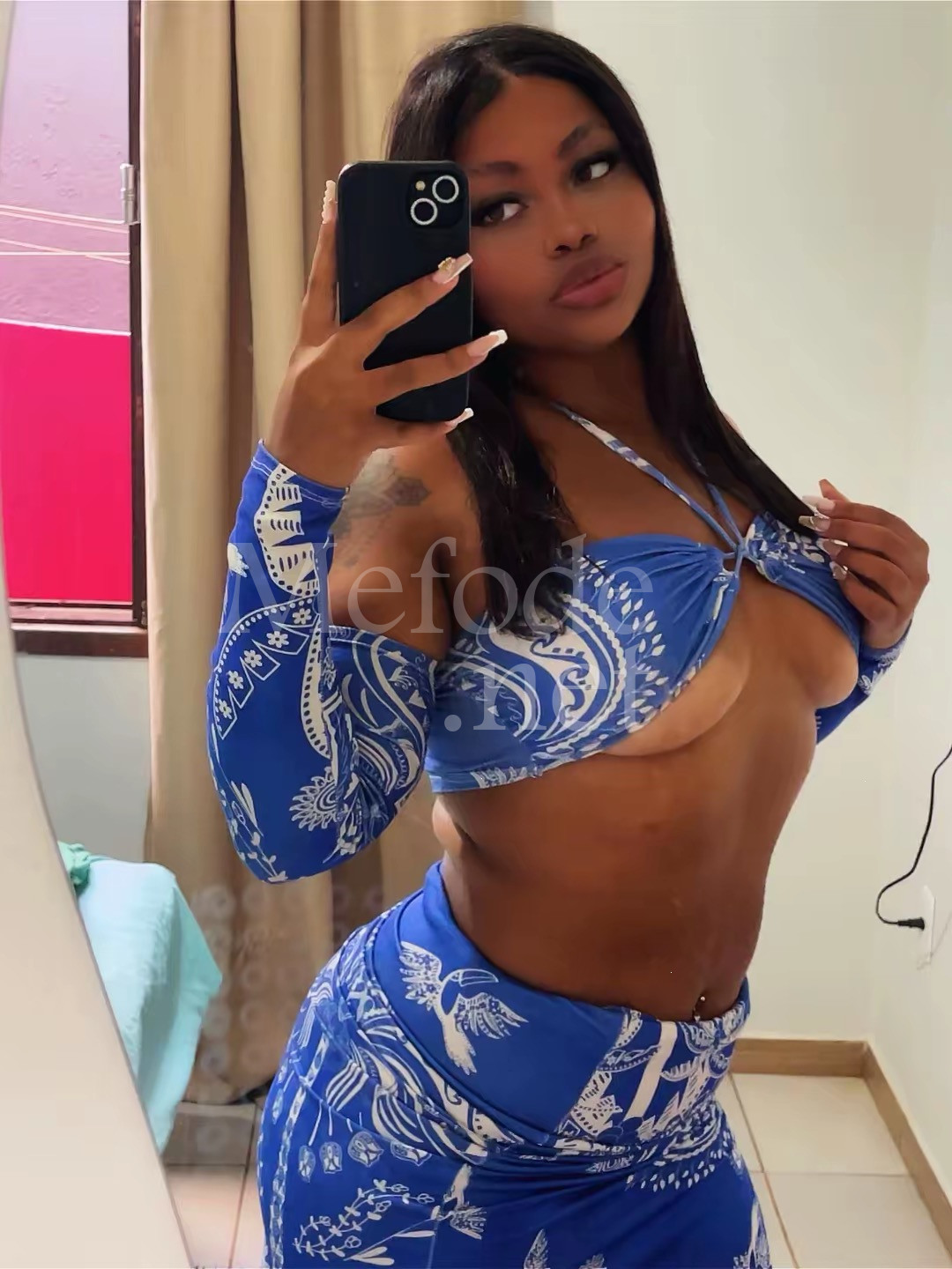 acompanhante-Curitiba-Pinhais-Anal-Yara bianca