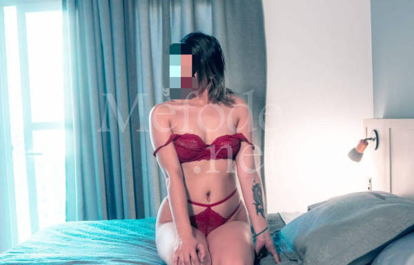 acompanhante-Curitiba-Centro-Oral com Finalização -Julia