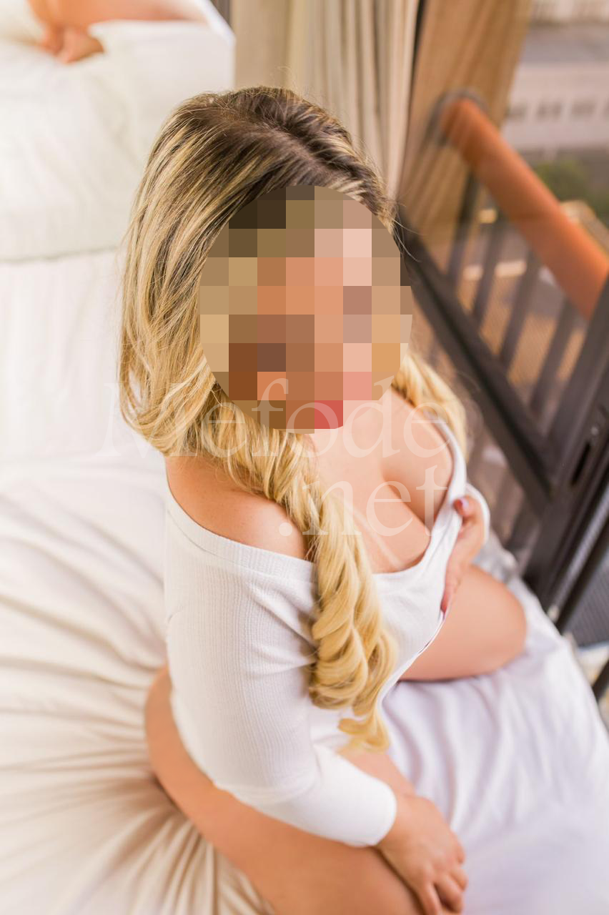 acompanhante-Curitiba-Jardim Botanico-Beijo Grego-Gisele