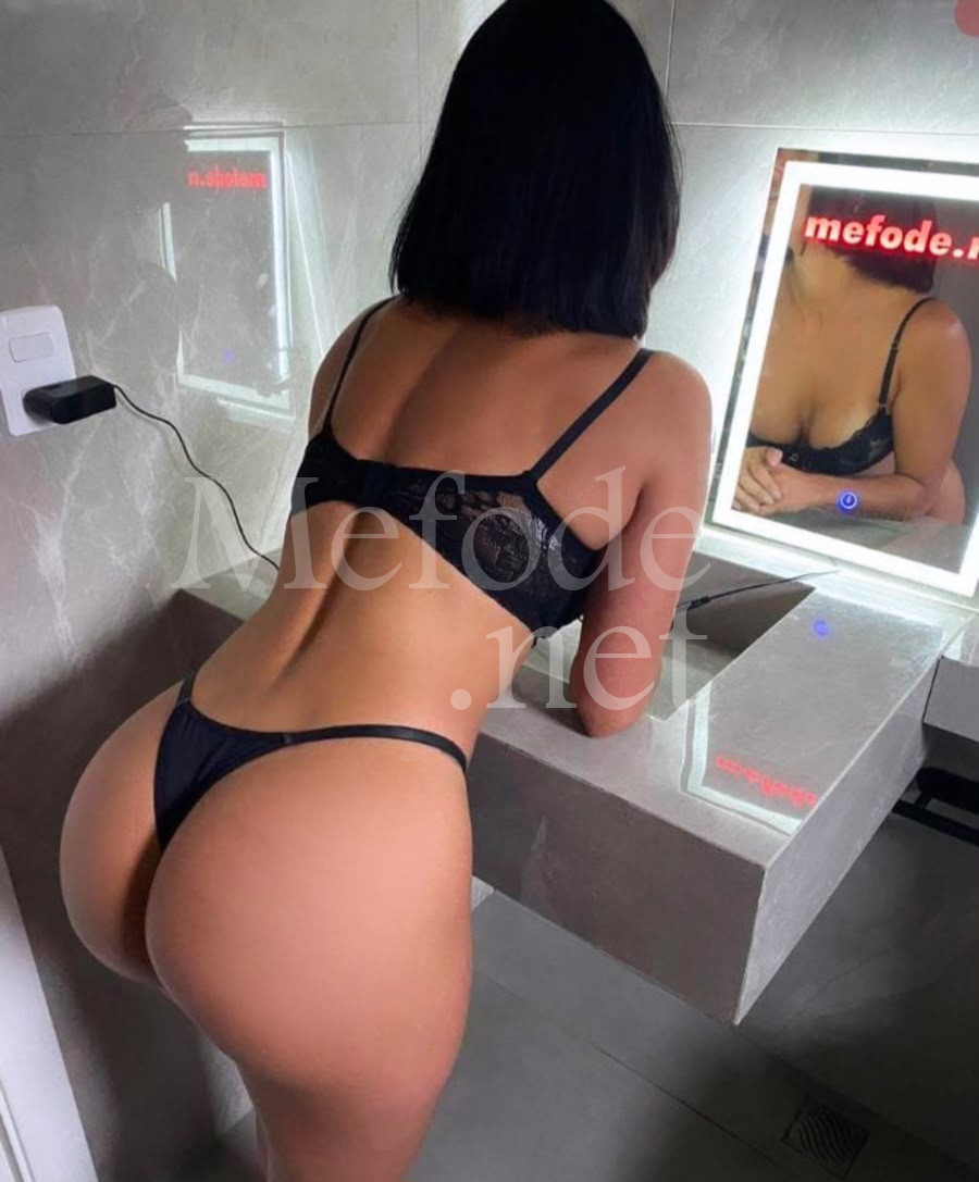 acompanhante-Curitiba-Pinhais-Anal-Taty Ferraz 